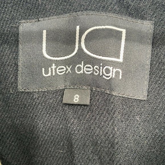 Classic Women's Beige Trench Coat - Picture 5 of 10